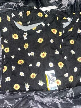 No boundaries Black Floral Sunflower Ribbed longsleeve Tops set of 2